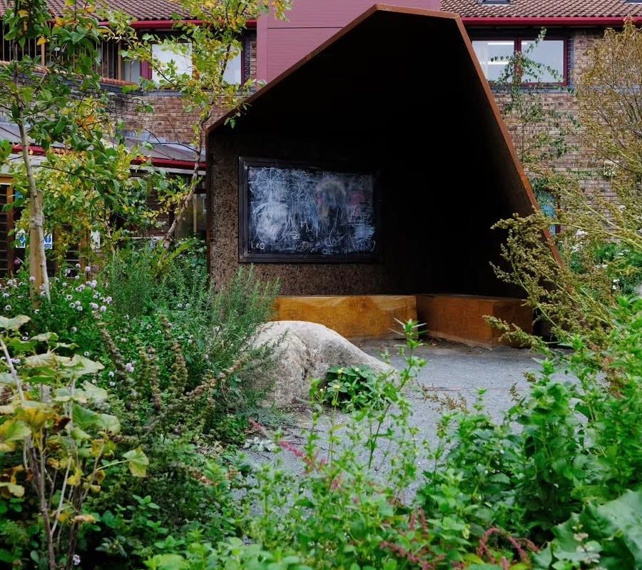 Garden cabin, Tottenham